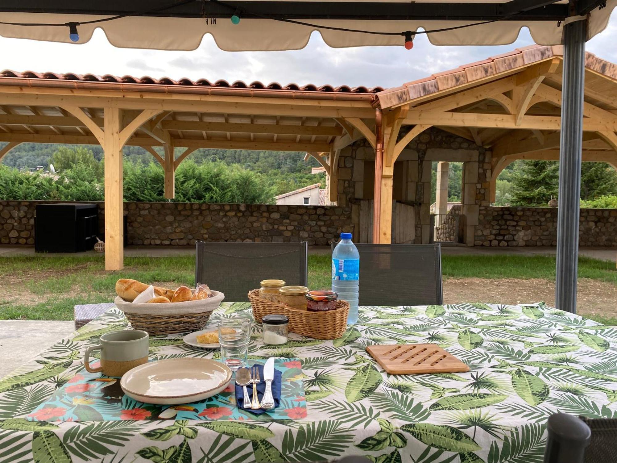 Saint-Fortunat-sur-Eyrieux Domaine Les Buis B&B 외부 사진